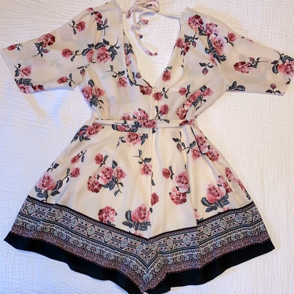 Floral print romper - Picture 3 of 3